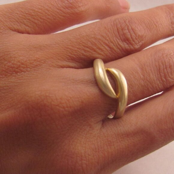 Engagement ring. 14K solid Yellow gold ring set with 0.25ct Diamonds. UNIQUE - Picture 9 of 9